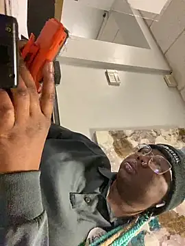 Snapshot of DamnBubbles chatting on 01/19/25, 09:45 DamnBubbles online show from 01/19/25, 09:45