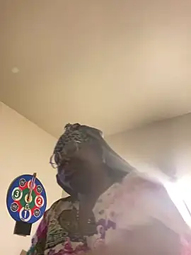 Snapshot of DamnBubbles chatting on 03/14/25, 03:04 DamnBubbles online show from 03/14/25, 03:04