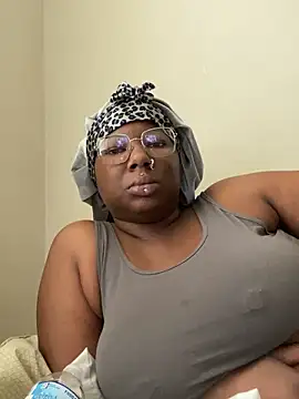 Snapshot of DamnBubbles chatting on 03/15/25, 04:32 DamnBubbles online show from 03/15/25, 04:32