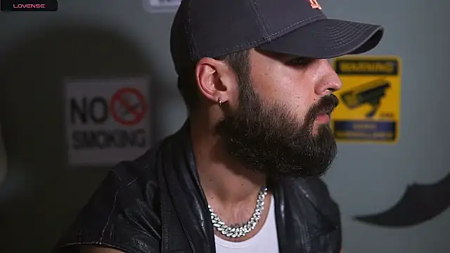 Snapshot of HairyRobxxx chatting on 11/23/25, 04:29 HairyRobxxx online show from 11/23/25, 04:29