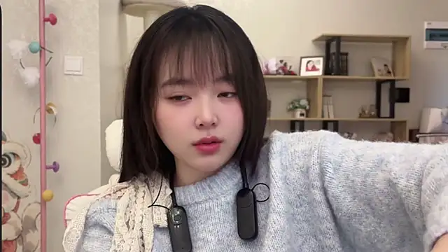 Chenjing0 online show from 12/16/25, 04:17