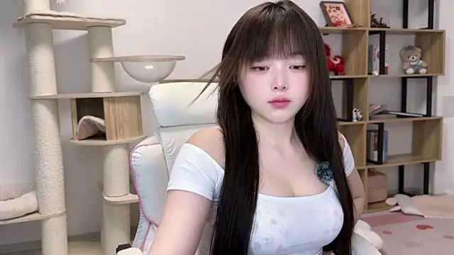Chenjing0 online show from 05/20/26, 12:11