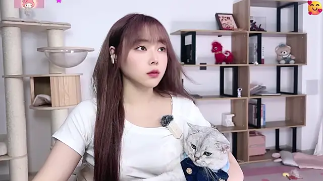 Snapshot of Chenjing0 chatting on 06/24/26, 12:37 Chenjing0 online show from 06/24/26, 12:37