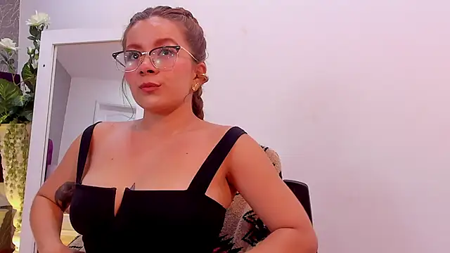 LiaCathaleya online show from 03/12/25, 07:49