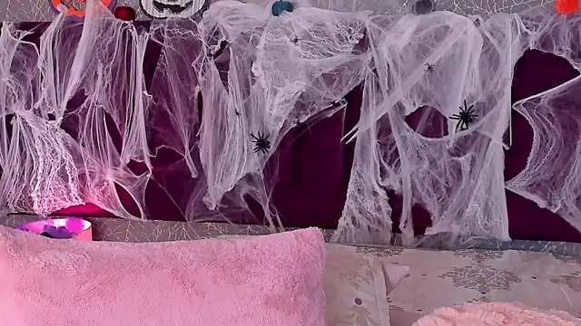 LiaCathaleya online show from 10/19/25, 08:20