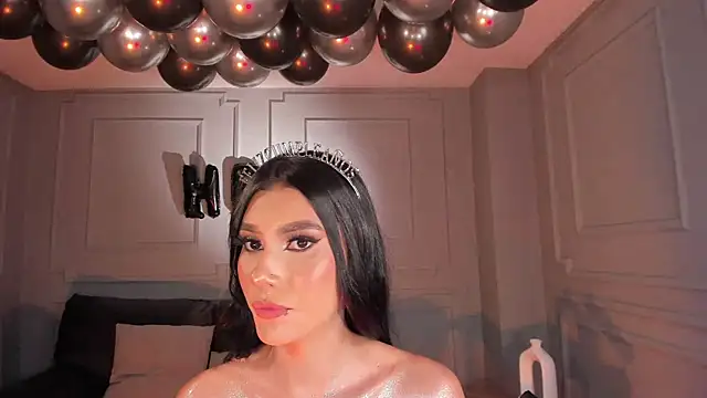 NiaSalvatore online show from 02/19/25, 12:35