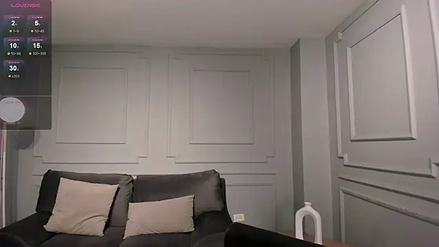 NiaSalvatore online show from 02/20/25, 01:57