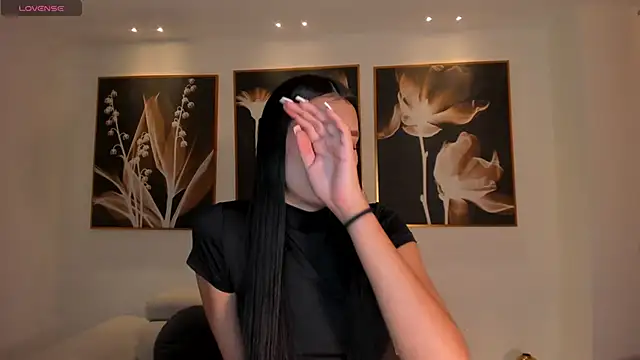 NiaSalvatore online show from 03/02/25, 02:54