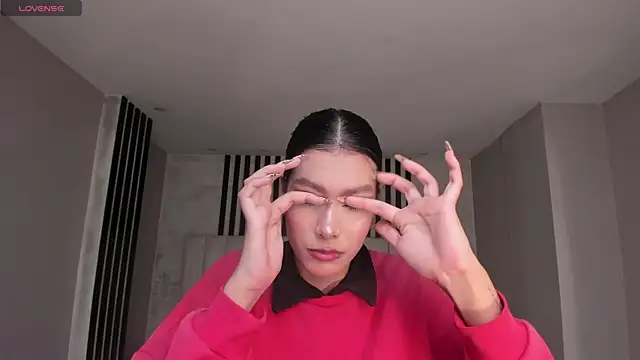 NiaSalvatore online show from 09/11/25, 06:52