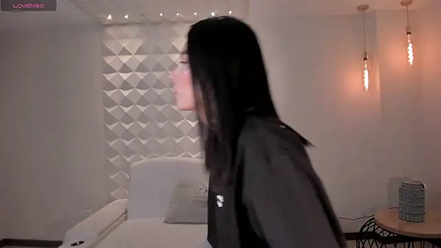 NiaSalvatore online show from 02/01/26, 05:22