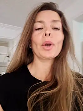 karina warthon online show from 09/24/25, 05:38