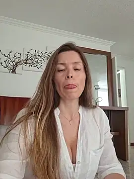karina warthon online show from 05/26/26, 05:31
