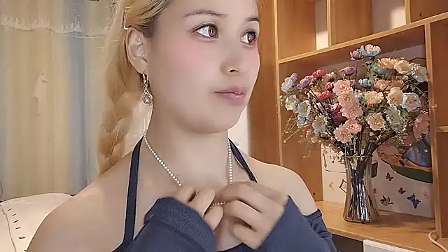 Lucky-xiuxiu online show from 03/20/25, 01:48