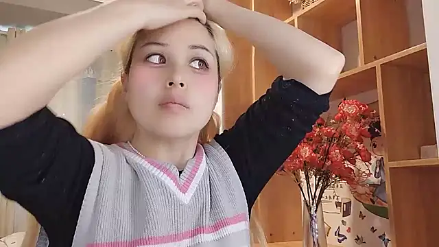 Lucky-xiuxiu online show from 03/23/25, 07:20