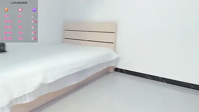 Lucky-xiuxiu online show from 10/31/25, 02:18