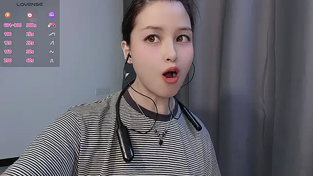 Lucky-xiuxiu online show from 11/25/25, 03:23