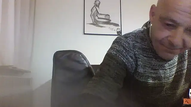 Snapshot of horndude187187 chatting on 01/06/25, 06:52 horndude187187 online show from 01/06/25, 06:52