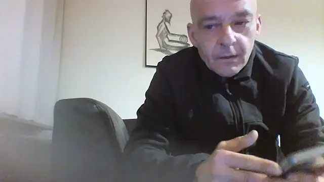 Snapshot of horndude187187 chatting on 01/10/25, 07:54 horndude187187 online show from 01/10/25, 07:54