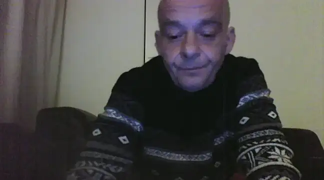 Snapshot of horndude187187 chatting on 01/12/25, 01:11 horndude187187 online show from 01/12/25, 01:11