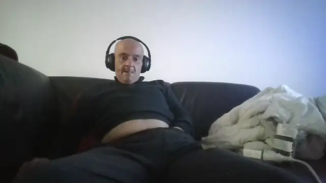 horndude187187 online show from 06/12/26, 07:07