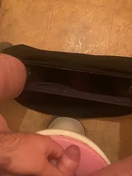 Snapshot of balint35 chatting on 10/21/25, 06:47 balint35 online show from 10/21/25, 06:47