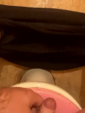 Snapshot of balint35 chatting on 11/08/25, 05:34 balint35 online show from 11/08/25, 05:34