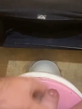 Snapshot of balint35 chatting on 11/12/25, 08:19 balint35 online show from 11/12/25, 08:19