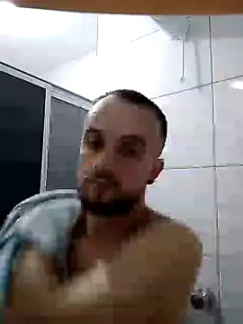 Snapshot of felipe6995 chatting on 01/23/25, 12:04 felipe6995 online show from 01/23/25, 12:04