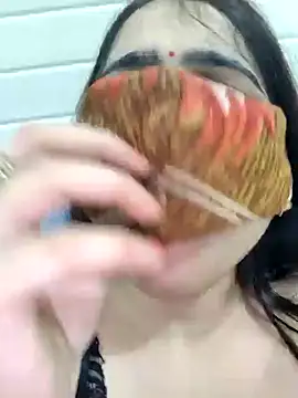 shreya1765 online show from 01/19/25, 12:17