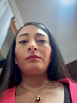 BELLA--26 online show from 10/10/25, 01:54