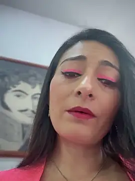 BELLA--26 online show from 12/18/25, 02:01