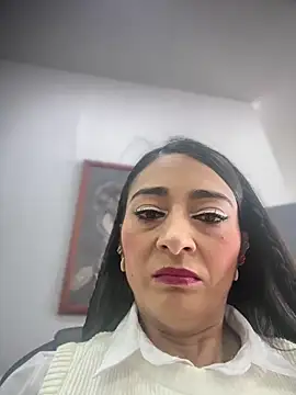 BELLA--26 online show from 12/19/25, 02:24