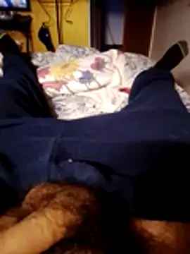 Snapshot of HueingChamber4352 chatting on 12/19/25, 07:04 HueingChamber4352 online show from 12/19/25, 07:04