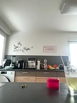 Mia-Fuchs online show from 01/11/26, 10:42