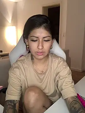 QueenFernanda online show from 01/28/25, 09:19