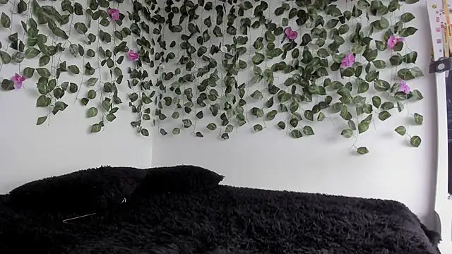 Laurensmith9 online show from 04/08/26, 01:33