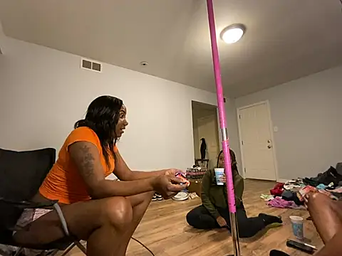 Yoshibaby2670 online show from 03/23/25, 03:32