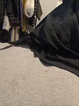 Snapshot of DobyingSulfur chatting on 12/19/25, 04:25 DobyingSulfur online show from 12/19/25, 04:25