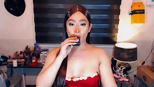 Snapshot of MistressJewel chatting on 01/10/25, 03:07 MistressJewel online show from 01/10/25, 03:07