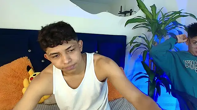 twinkmilk  online show from 01/22/25, 12:38