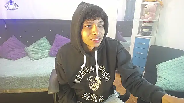 twinkmilk  online show from 03/07/25, 02:12