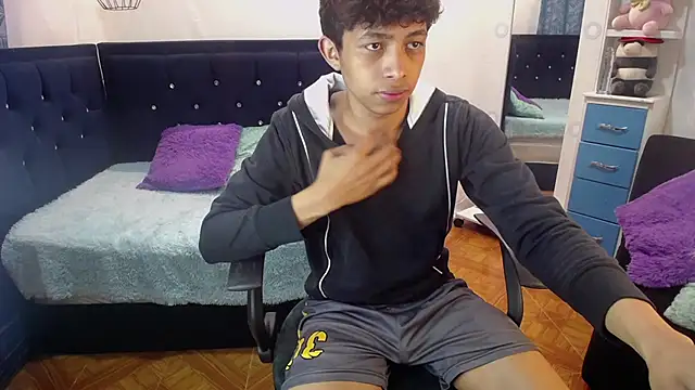 twinkmilk  online show from 03/08/25, 01:39