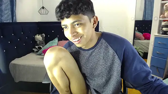 twinkmilk  online show from 03/19/25, 01:21