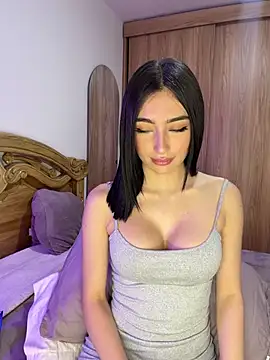 Snapshot of Maddy_Jones chatting on 06/19/26, 02:16 Maddy Jones online show from 06/19/26, 02:16