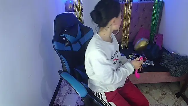 Anniee x online show from 03/18/25, 12:36