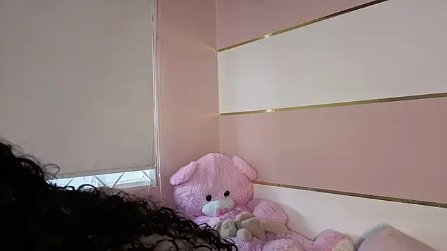 Charlotte  Miller online show from 10/18/25, 11:33