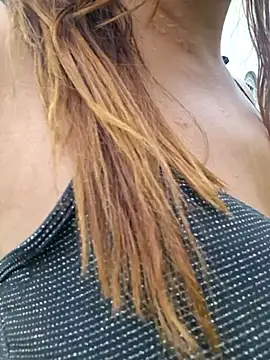 AliceRuivinha2 online show from 12/05/25, 08:49