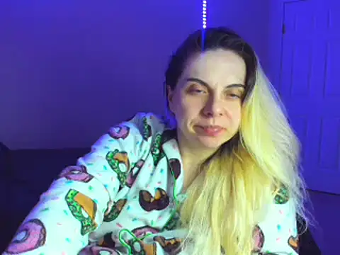 HappyIva online show from 02/17/25, 08:19