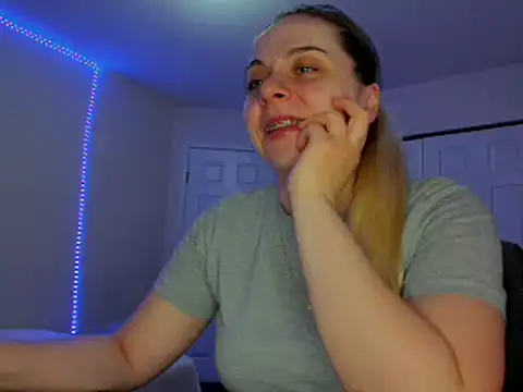 HappyIva online show from 03/15/25, 06:47