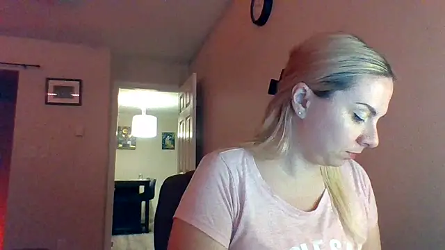 HappyIva online show from 09/19/25, 06:48